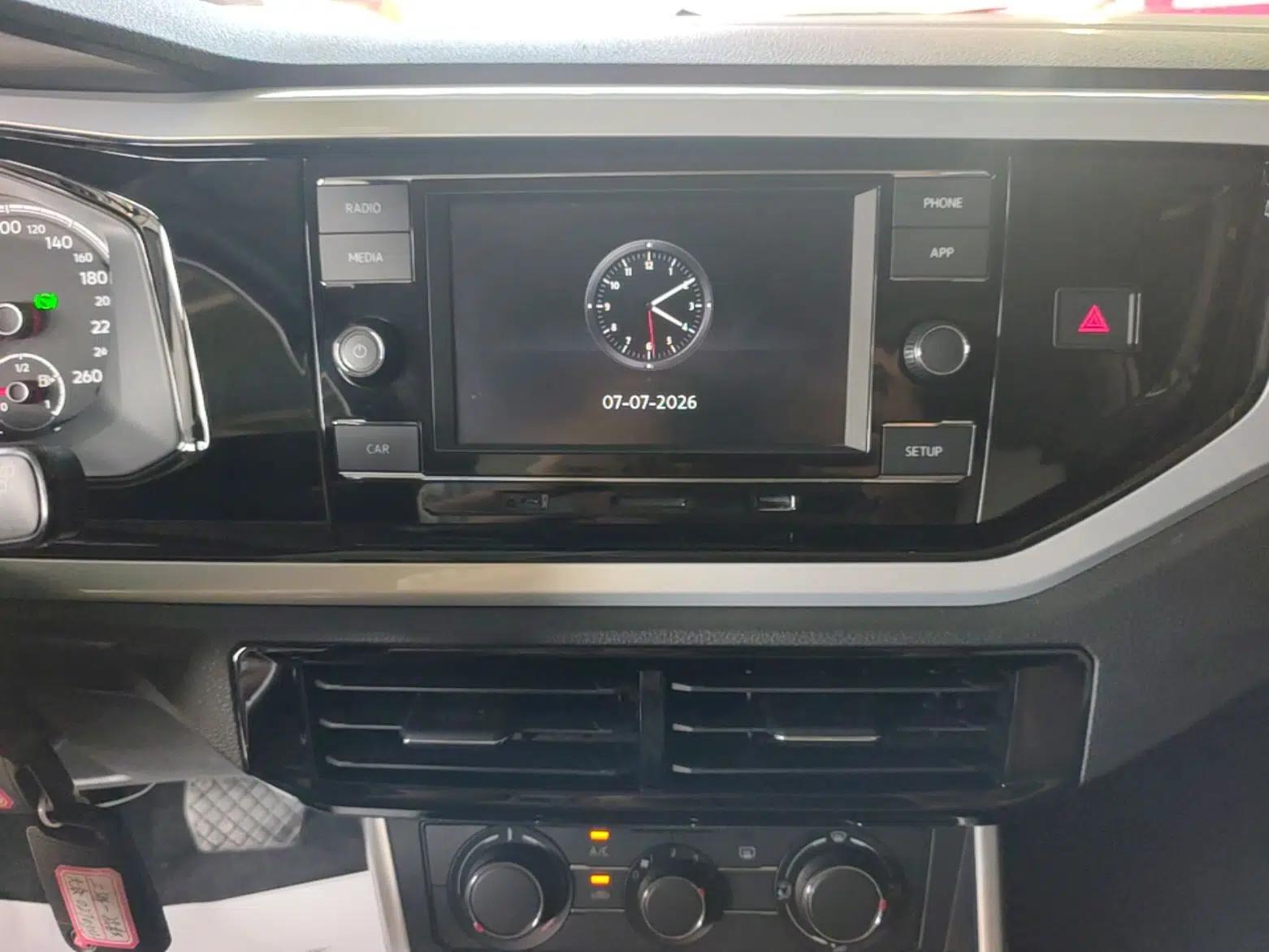 Volkswagen Polo 2019 Plus 1.5L Automatic Colorful Technology Edition — миниатюра 15