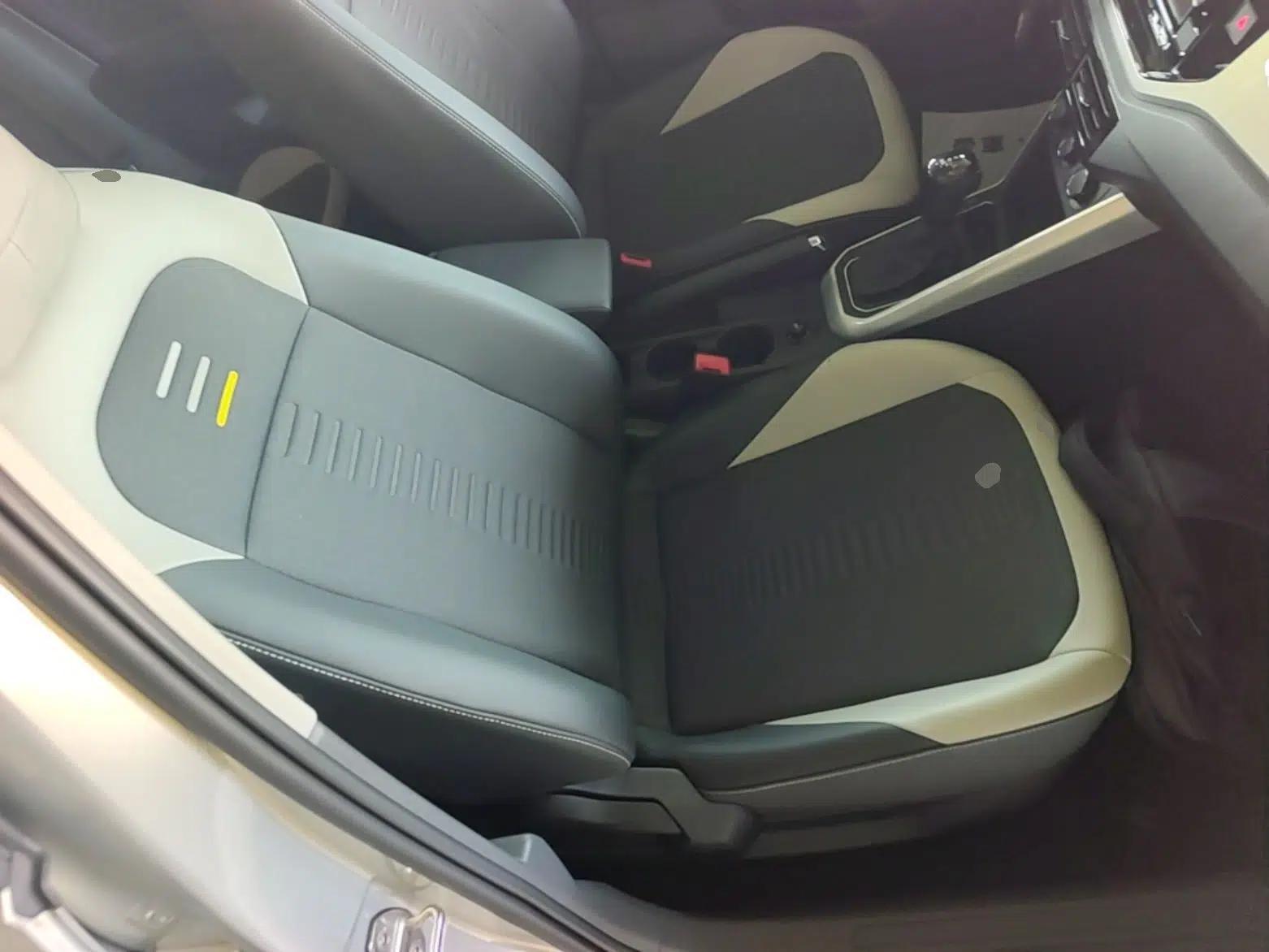Volkswagen Polo 2019 Plus 1.5L Automatic Colorful Technology Edition — миниатюра 19
