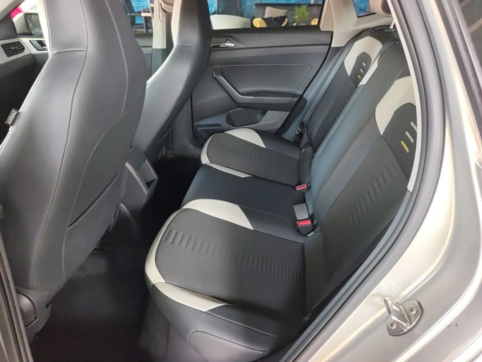 Volkswagen Polo 2019 Plus 1.5L Automatic Colorful Technology Edition — миниатюра 20