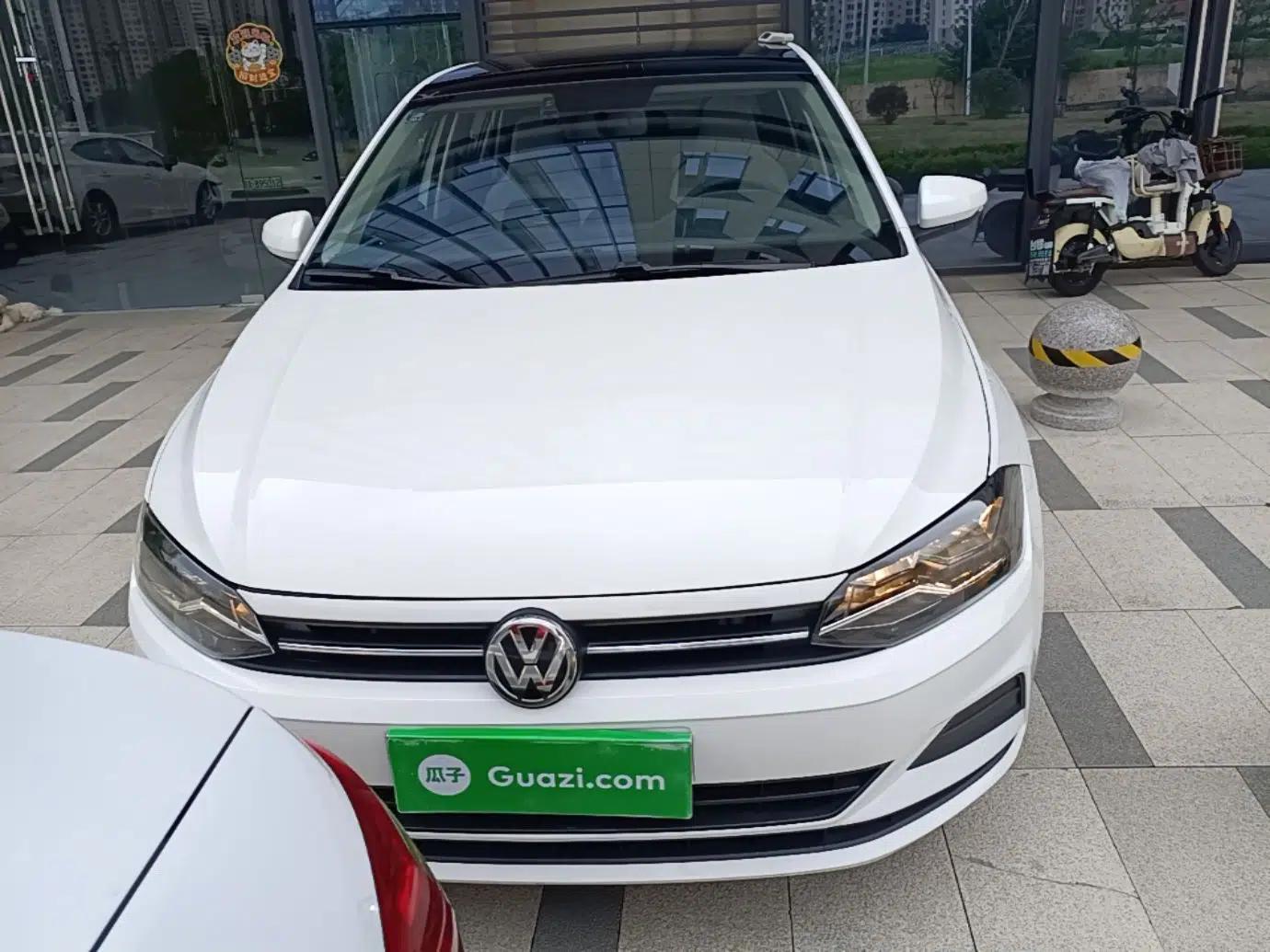 Volkswagen Polo 2019 Plus 1.5L Automatic Colorful Technology Edition — миниатюра 2