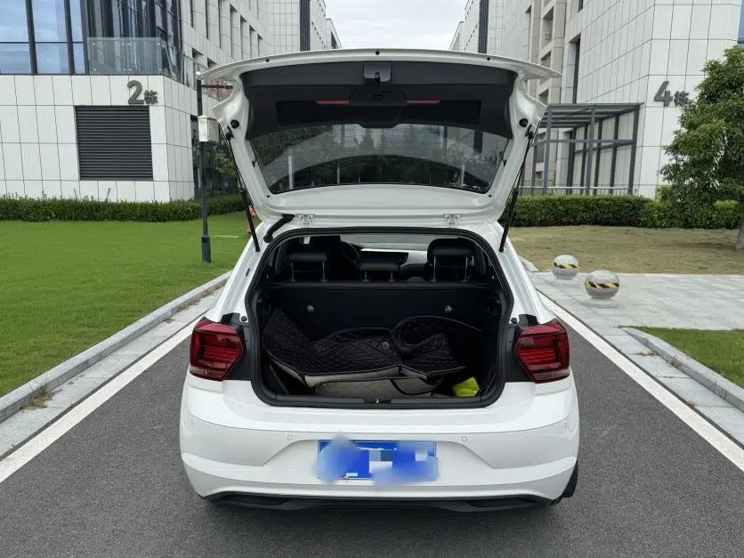 Volkswagen Polo 2019 Plus 1.5L Automatic Colorful Technology Edition — миниатюра 12