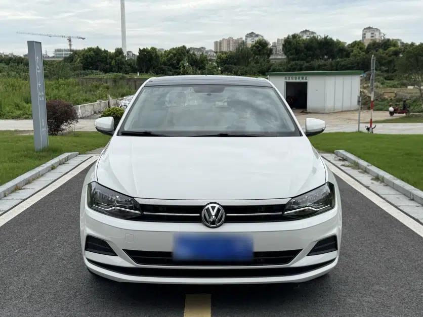 Volkswagen Polo 2019 Plus 1.5L Automatic Colorful Technology Edition — миниатюра 15