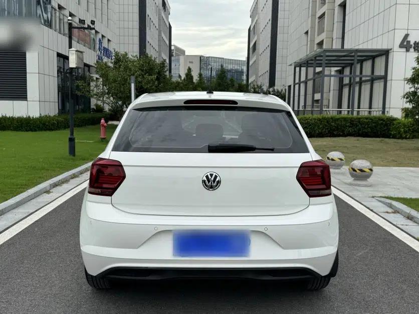 Volkswagen Polo 2019 Plus 1.5L Automatic Colorful Technology Edition — миниатюра 16