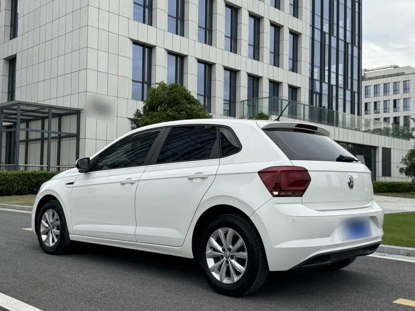 Volkswagen Polo 2019 Plus 1.5L Automatic Colorful Technology Edition — миниатюра 19