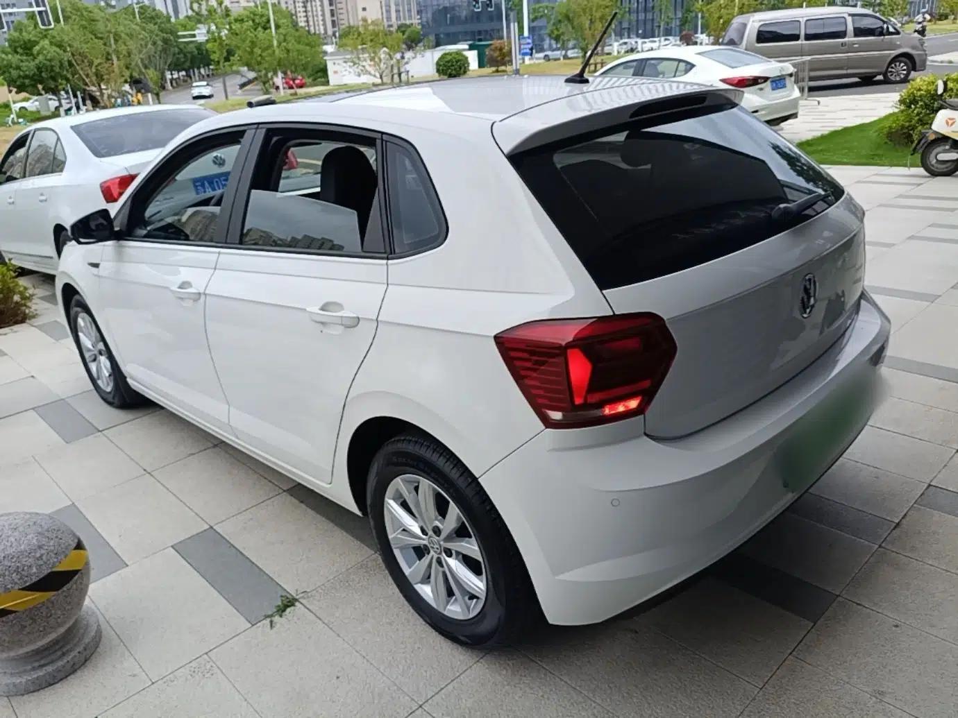 Volkswagen Polo 2019 Plus 1.5L Automatic Colorful Technology Edition — миниатюра 4