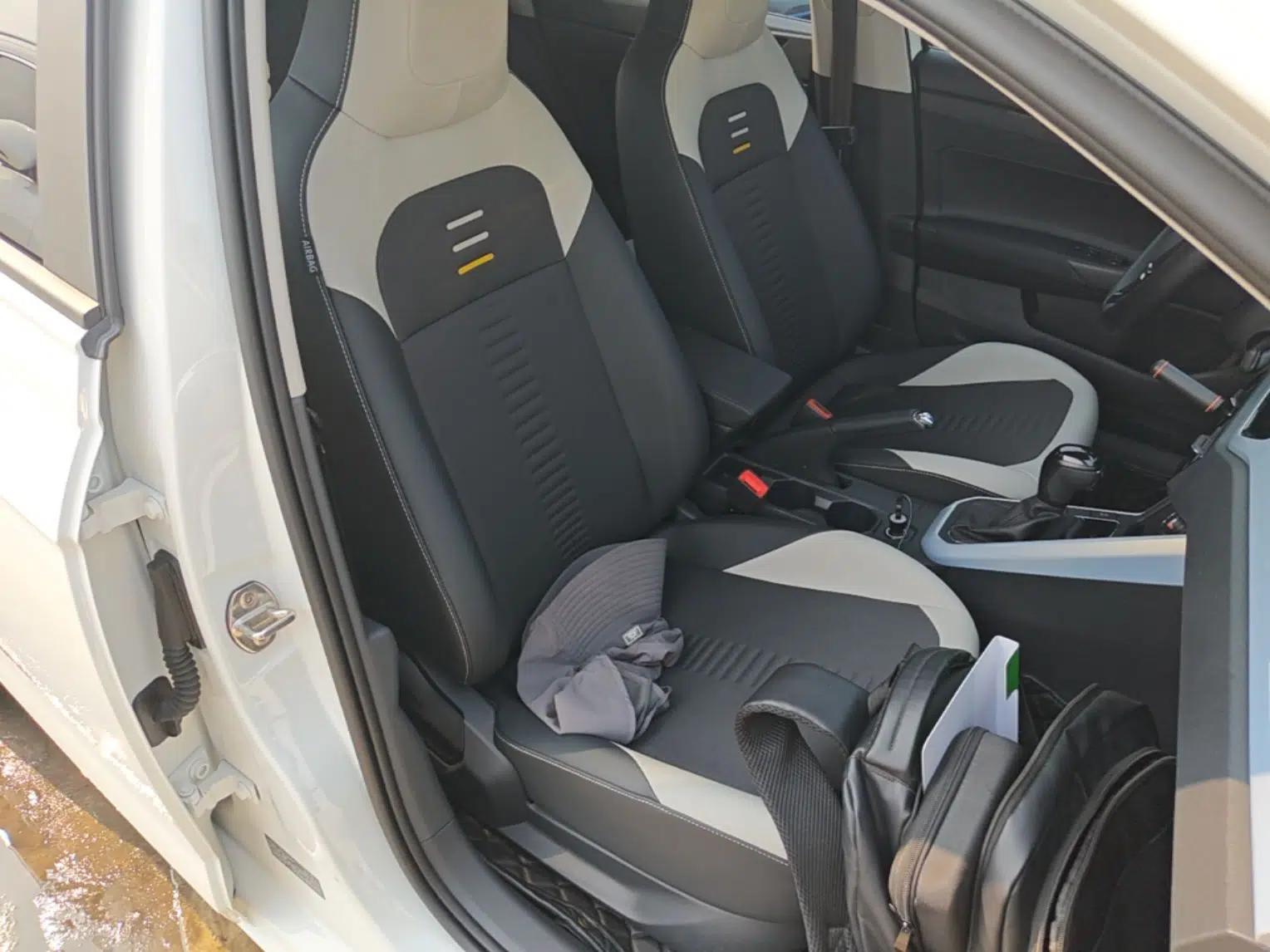 Volkswagen Polo 2019 Plus 1.5L Automatic Colorful Technology Edition — миниатюра 24