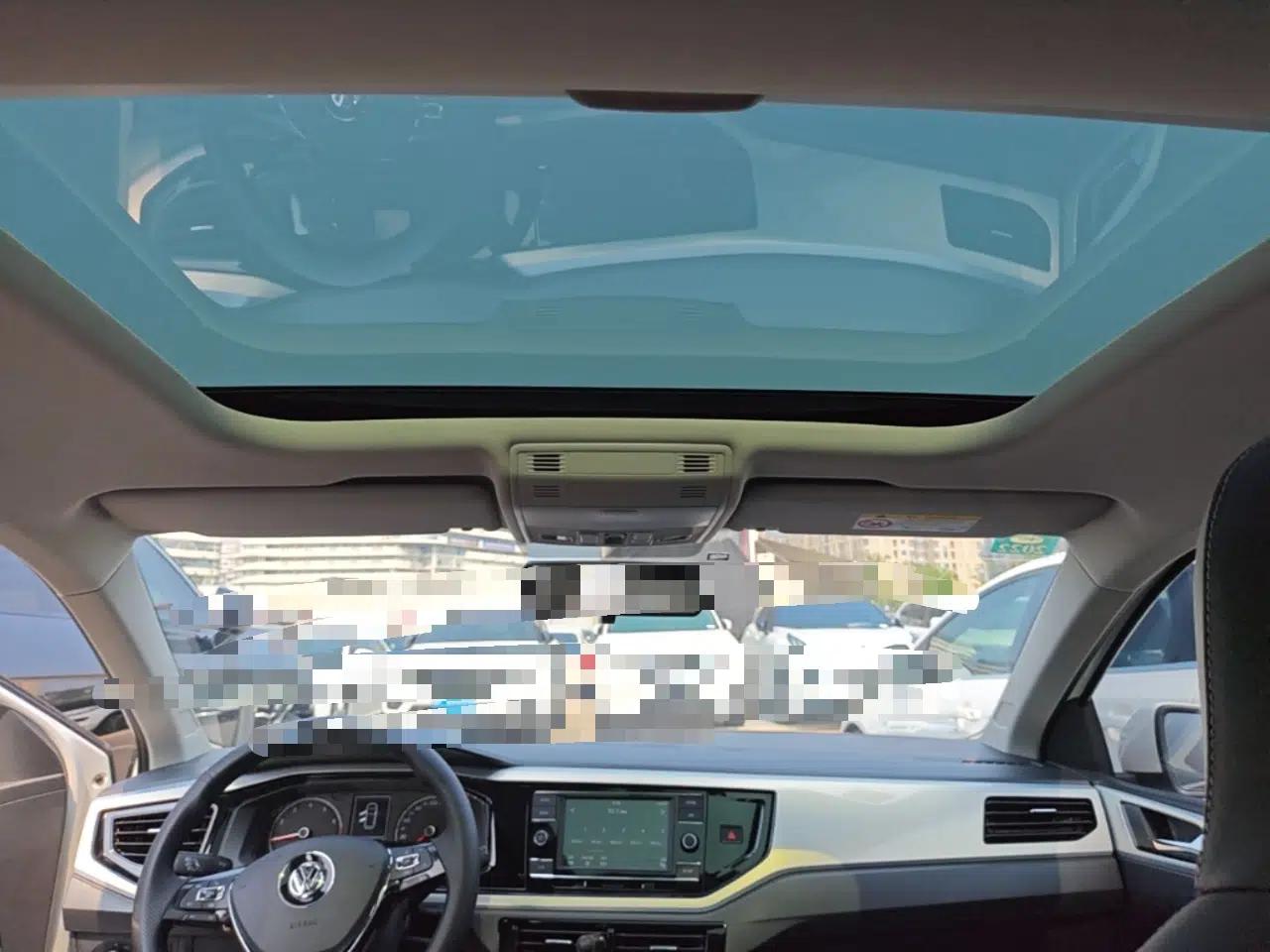 Volkswagen Polo 2019 Plus 1.5L Automatic Colorful Technology Edition — миниатюра 26