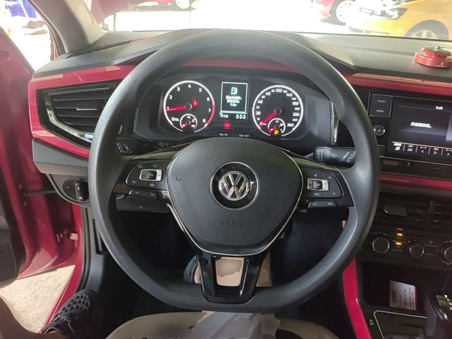 Volkswagen Polo 2019 Plus 1.5L Automatic Colorful Technology Edition — миниатюра 13