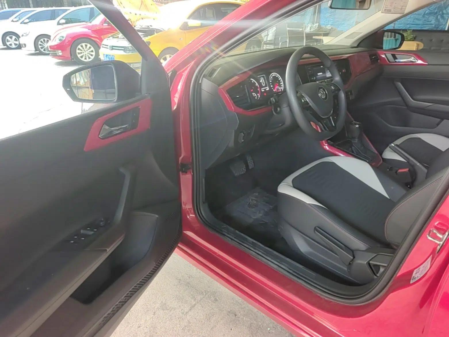 Volkswagen Polo 2019 Plus 1.5L Automatic Colorful Technology Edition — миниатюра 18