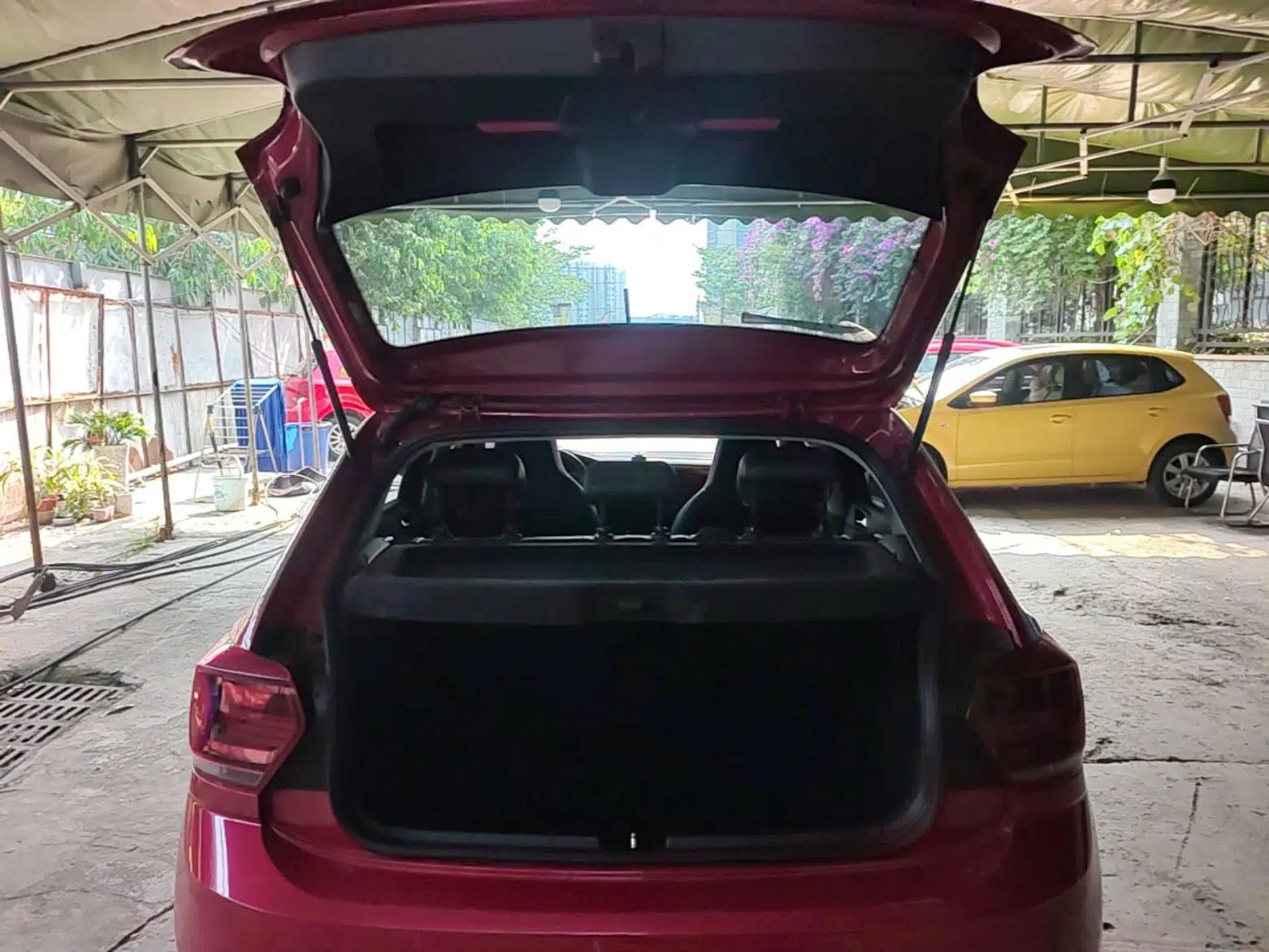 Volkswagen Polo 2019 Plus 1.5L Automatic Colorful Technology Edition — миниатюра 22