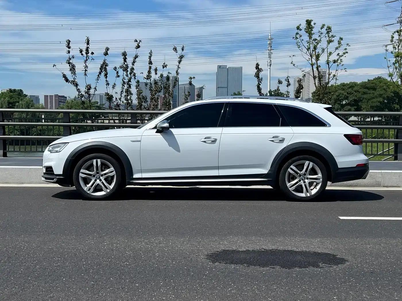2017 Audi A4 Imported Model 45 TFSI allroad quattro Fashion Edition — миниатюра 3