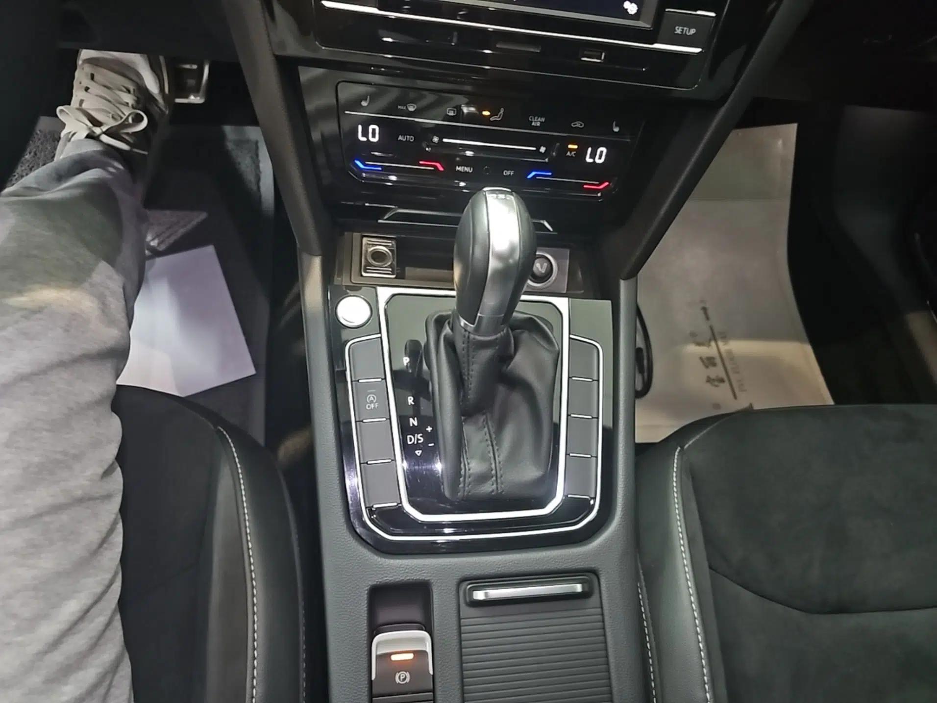 Volkswagen FAW-Volkswagen CC 2020 330TSI Huayan Edition China VI Standard — миниатюра 16