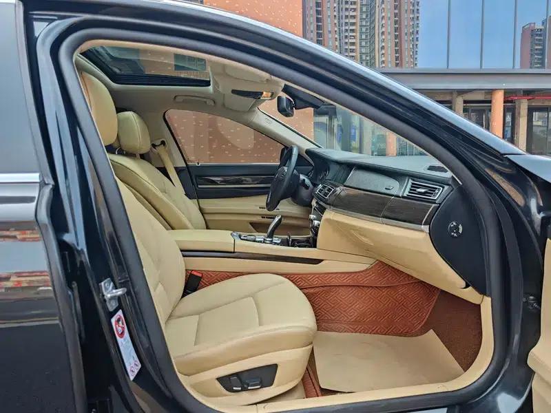 2011 BMW 7 Series 730Li Elegant Edition — миниатюра 16