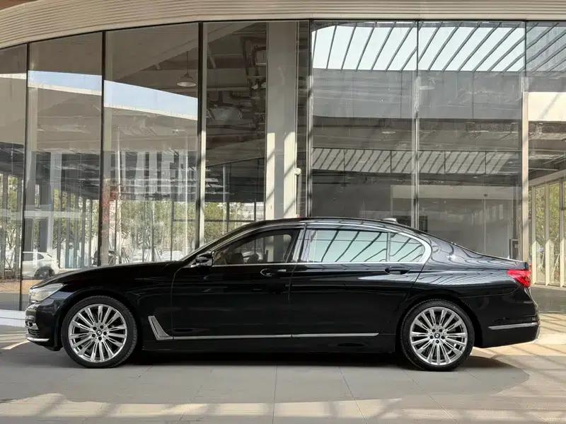 2017 BMW 7 Series M760Li xDrive — миниатюра 2