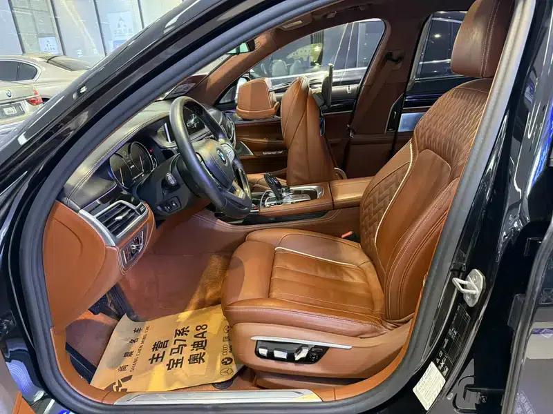 2017 BMW 7 Series M760Li xDrive — миниатюра 11