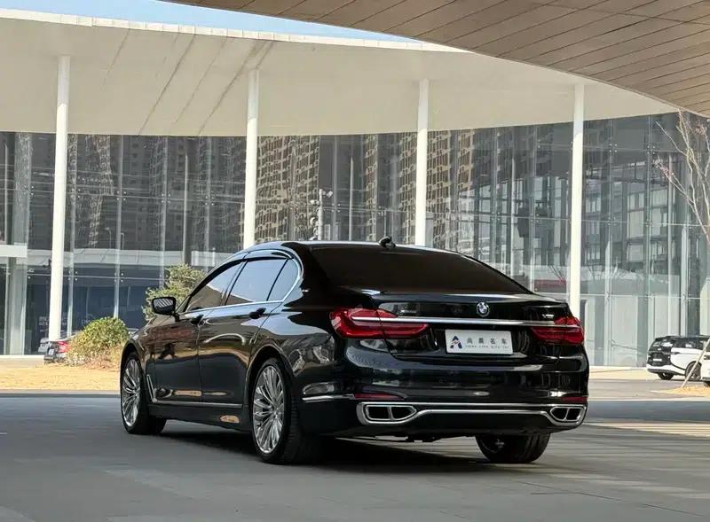 2017 BMW 7 Series M760Li xDrive — миниатюра 3