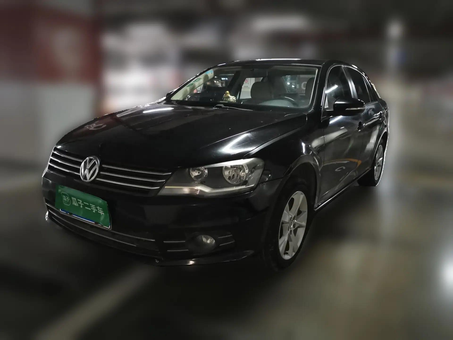 Volkswagen Bora 2013 1.6L Manual Comfort Model — миниатюра 1