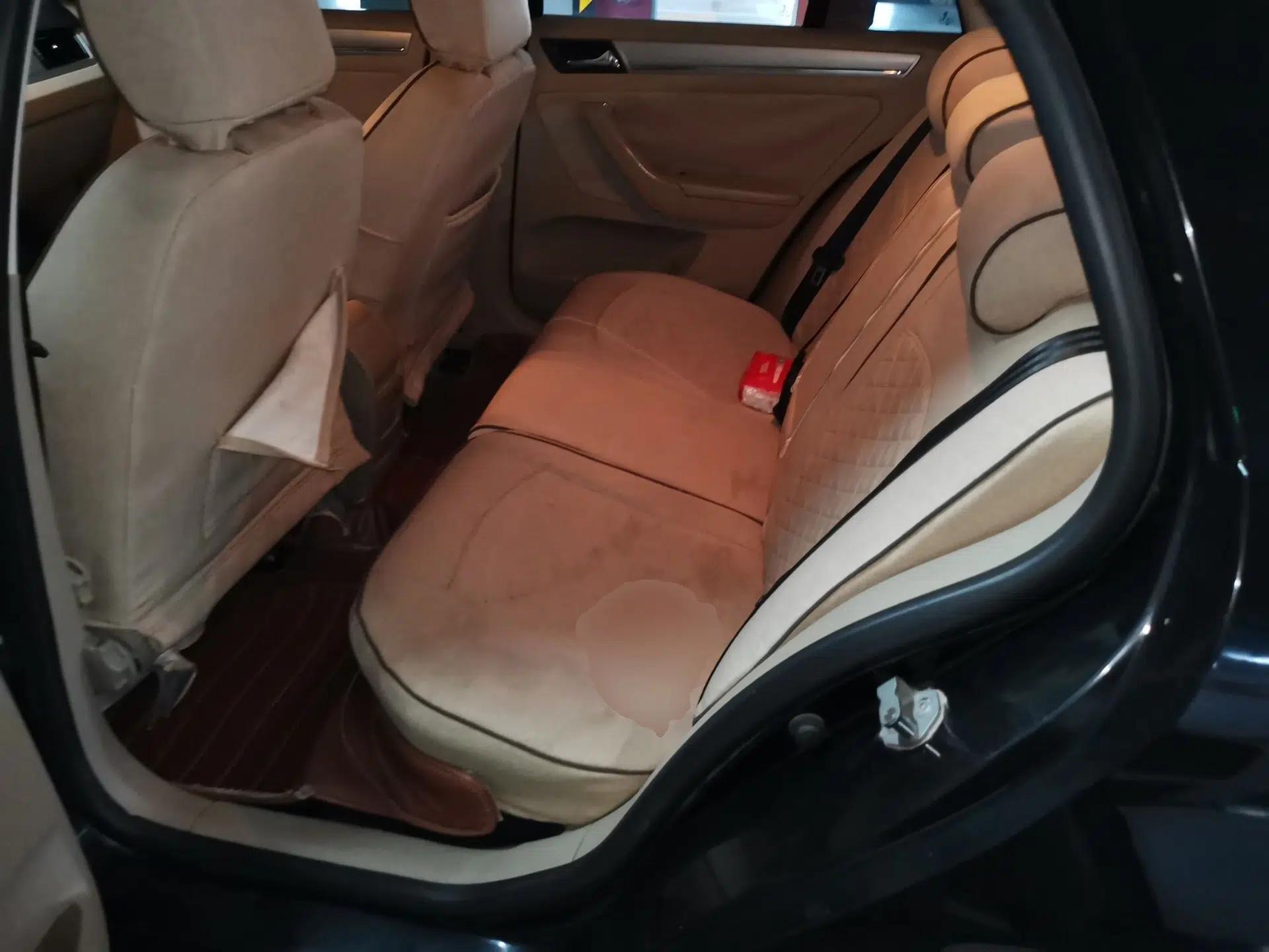 Volkswagen Bora 2013 1.6L Manual Comfort Model — миниатюра 17