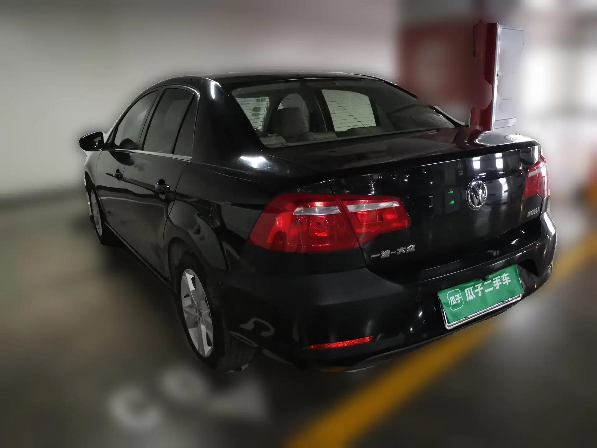 Volkswagen Bora 2013 1.6L Manual Comfort Model — миниатюра 4