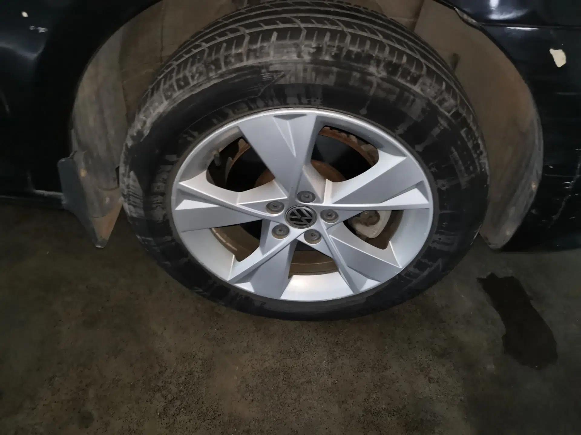 Volkswagen Bora 2013 1.6L Manual Comfort Model — миниатюра 8