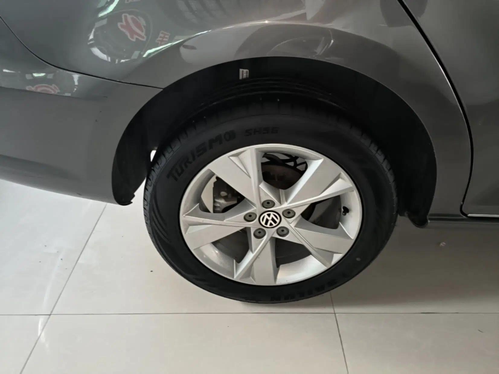 Volkswagen Bora 2014 1.6L Manual Comfort Model — миниатюра 11