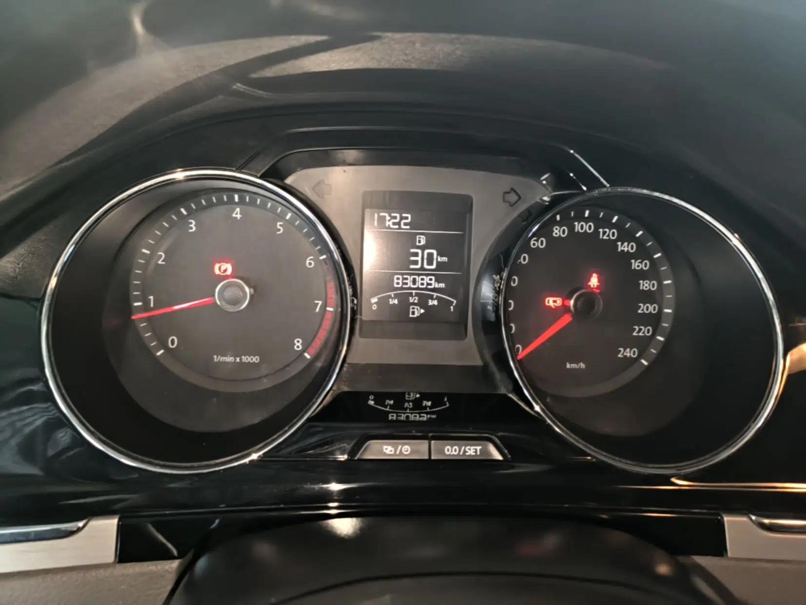 Volkswagen Bora 2014 1.6L Manual Comfort Model — миниатюра 14