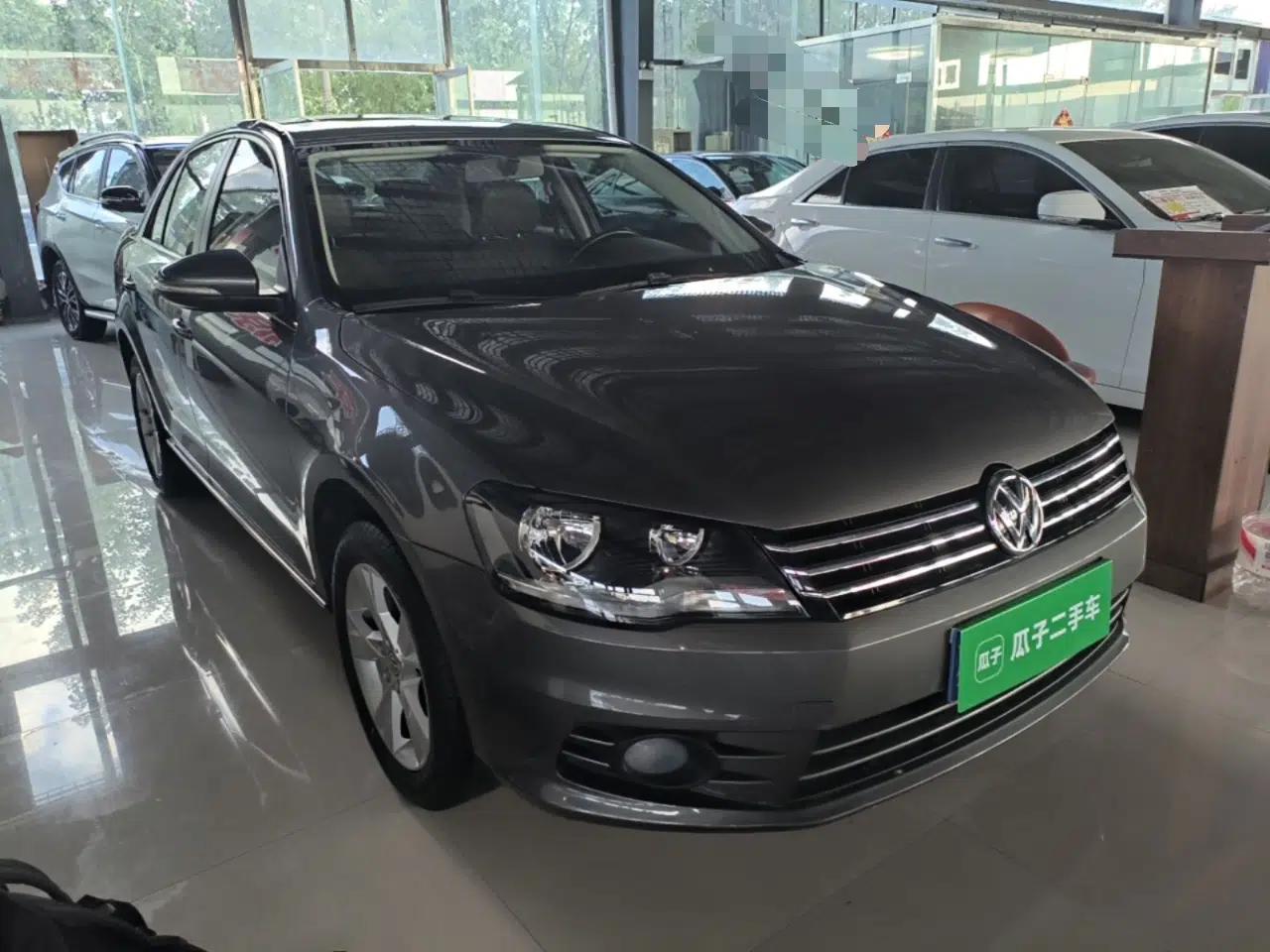 Volkswagen Bora 2014 1.6L Manual Comfort Model — миниатюра 3