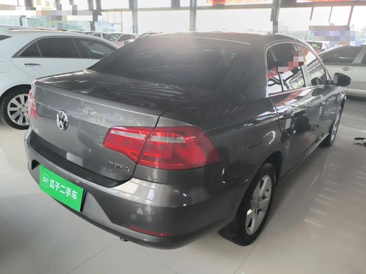 Volkswagen Bora 2014 1.6L Manual Comfort Model — миниатюра 6