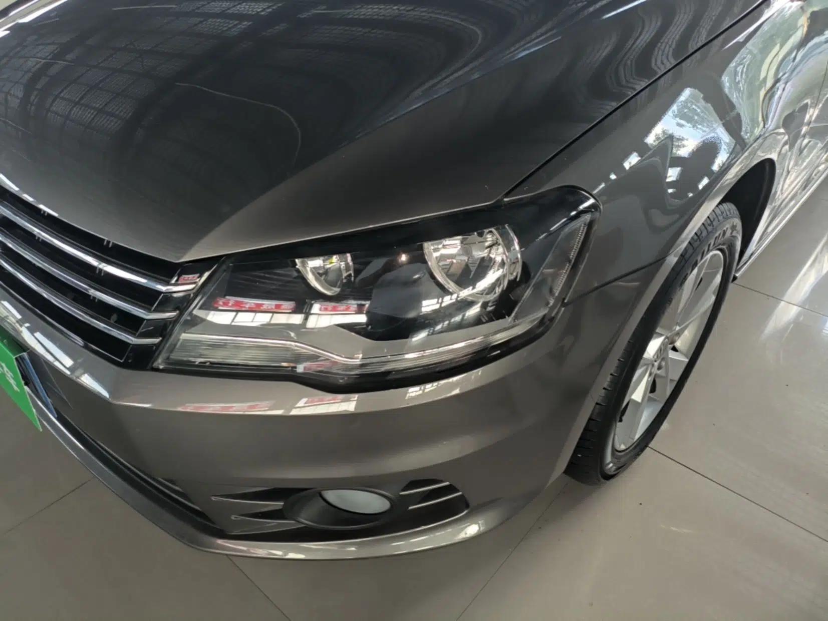 Volkswagen Bora 2014 1.6L Manual Comfort Model — миниатюра 8
