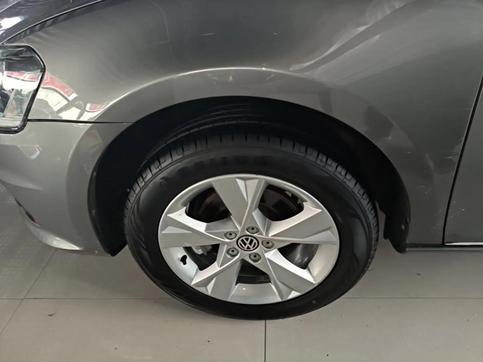 Volkswagen Bora 2014 1.6L Manual Comfort Model — миниатюра 10