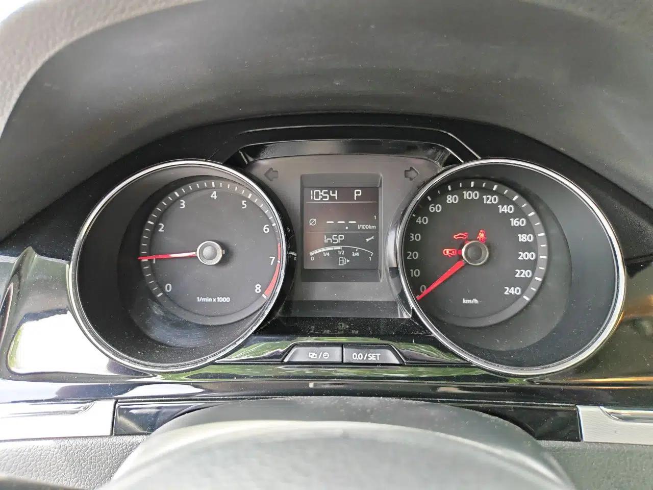 Volkswagen Bora 2014 1.6L Automatic Comfort Model — миниатюра 11