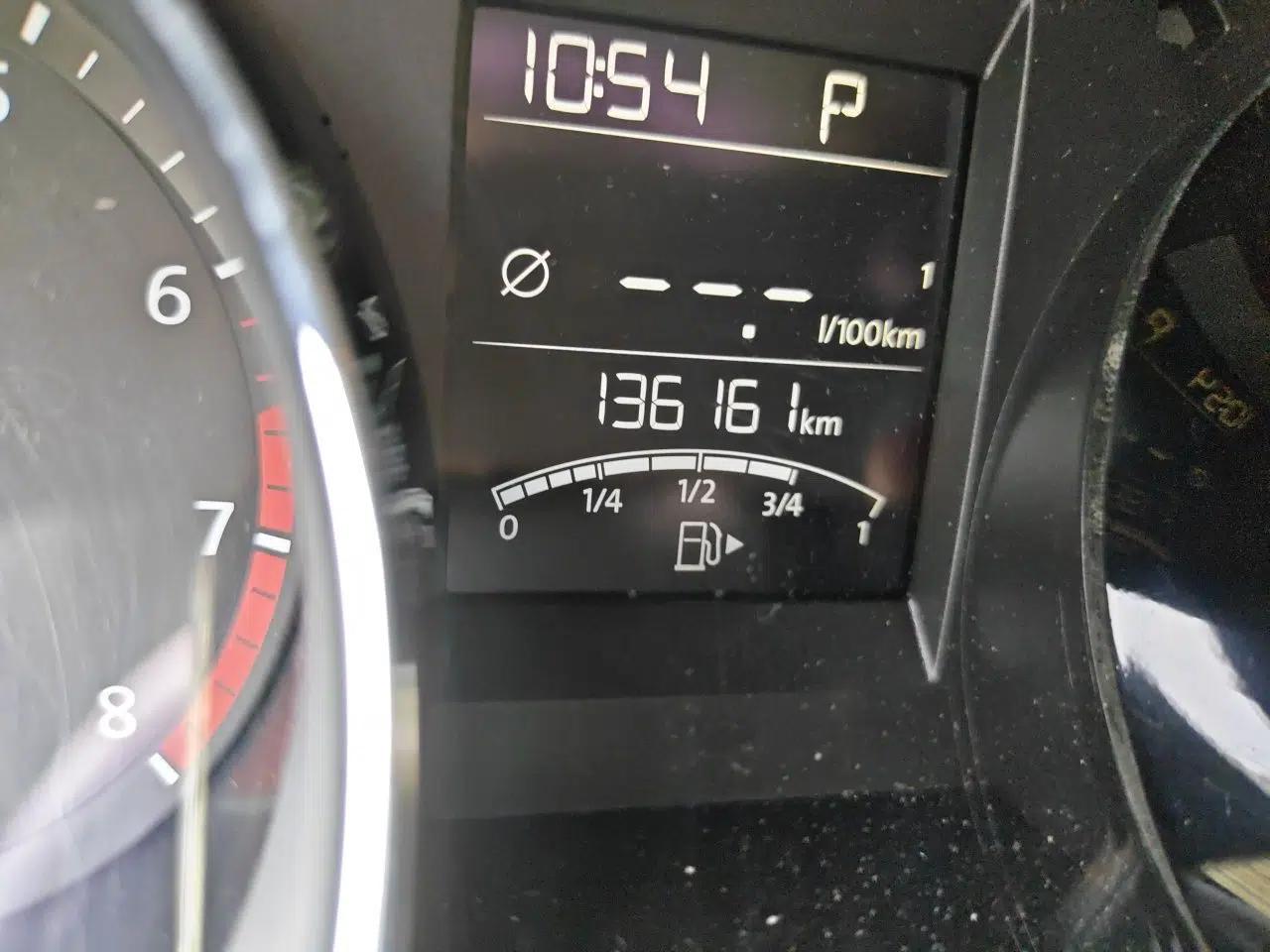 Volkswagen Bora 2014 1.6L Automatic Comfort Model — миниатюра 12