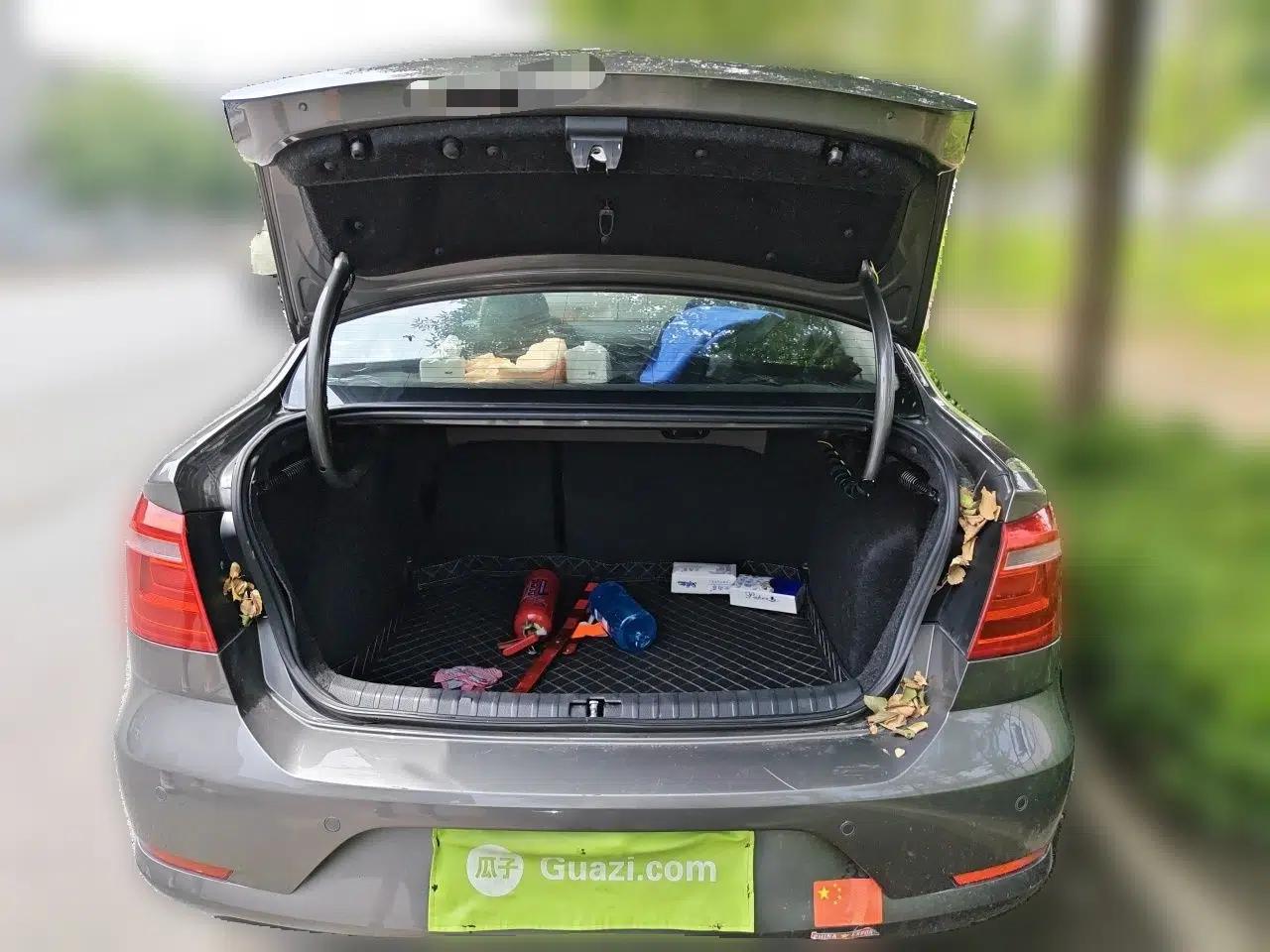 Volkswagen Bora 2014 1.6L Automatic Comfort Model — миниатюра 19