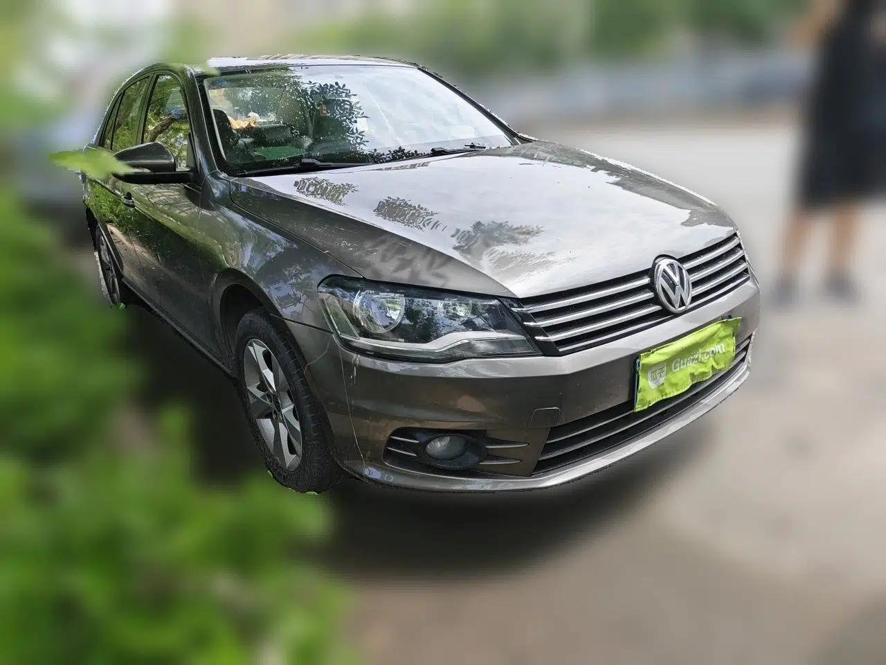 Volkswagen Bora 2014 1.6L Automatic Comfort Model — миниатюра 3