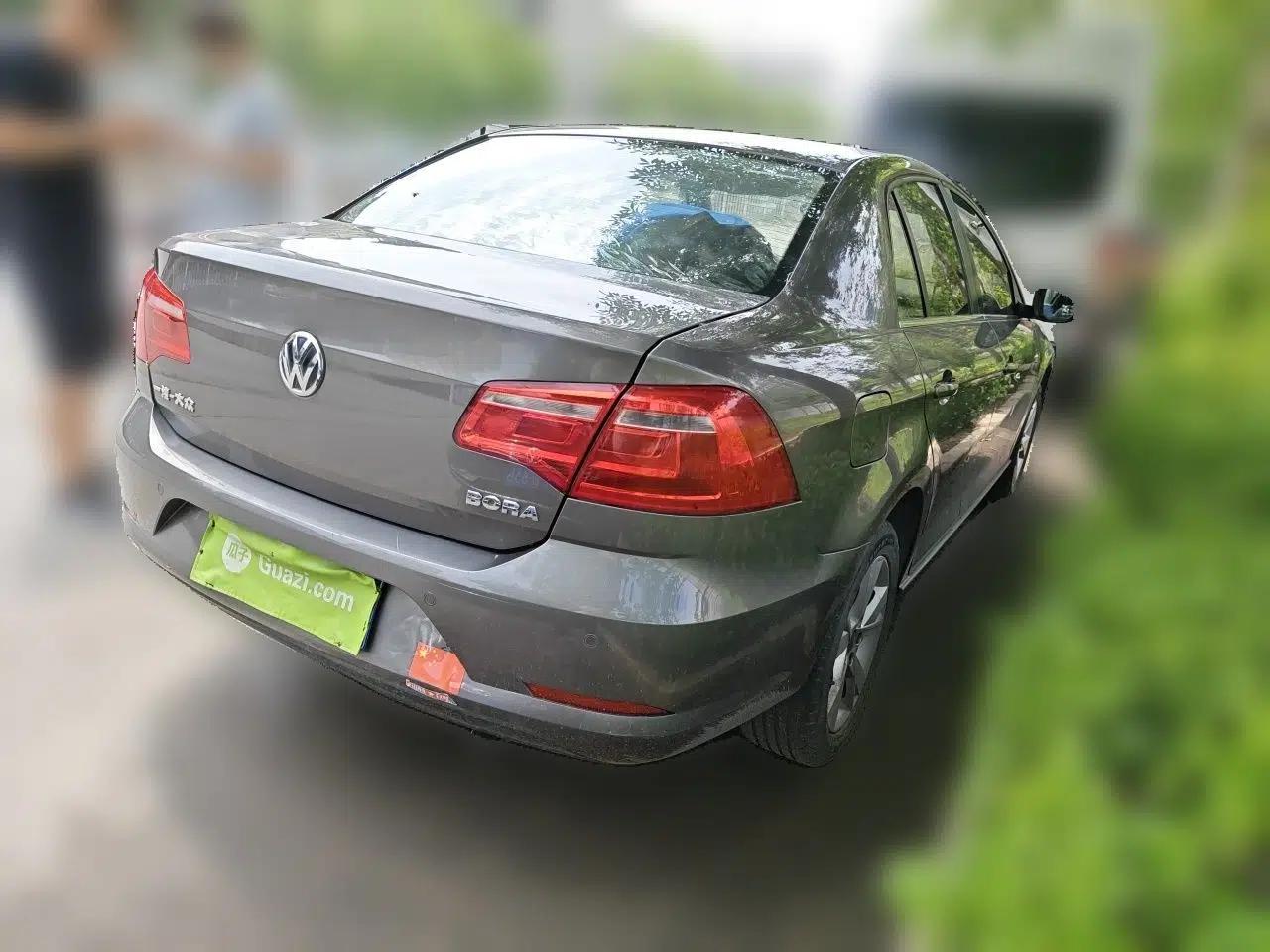 Volkswagen Bora 2014 1.6L Automatic Comfort Model — миниатюра 6