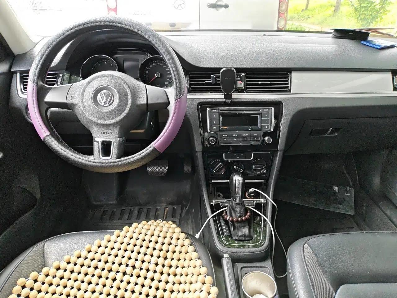 Volkswagen Bora 2014 1.6L Automatic Comfort Model — миниатюра 9