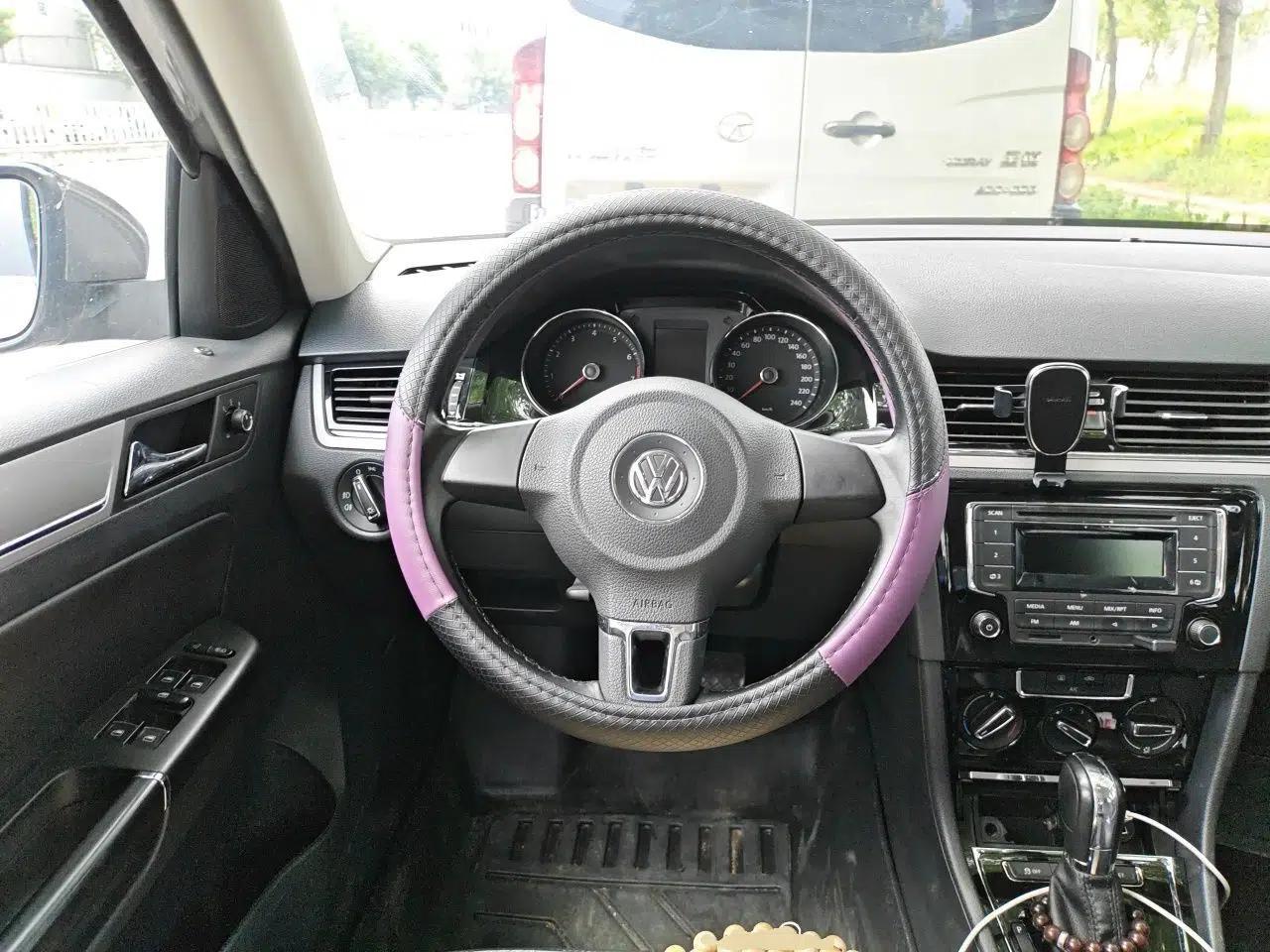 Volkswagen Bora 2014 1.6L Automatic Comfort Model — миниатюра 10