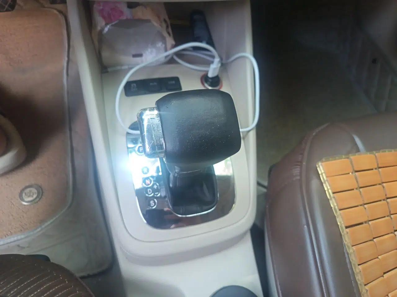 Volkswagen Bora 2011 1.4T Automatic Comfort Model — миниатюра 14