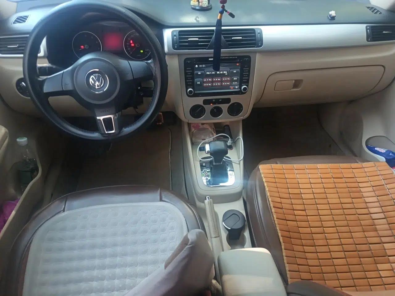 Volkswagen Bora 2011 1.4T Automatic Comfort Model — миниатюра 9
