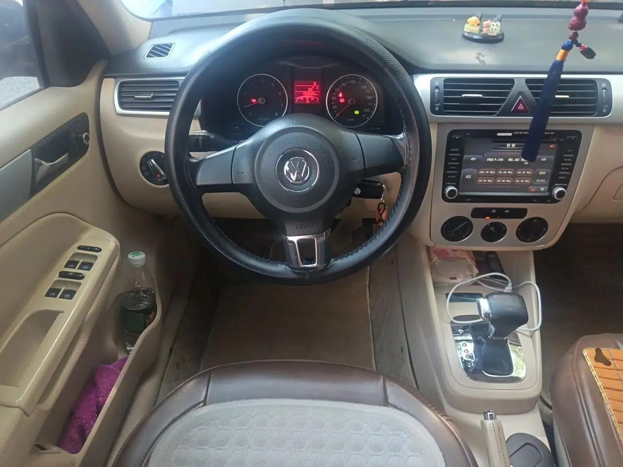 Volkswagen Bora 2011 1.4T Automatic Comfort Model — миниатюра 10