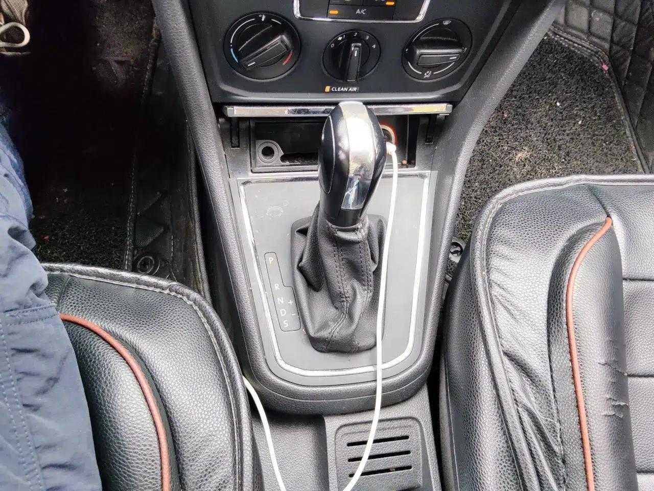 Volkswagen Bora 2016 1.6L Automatic Fashion Model — миниатюра 14
