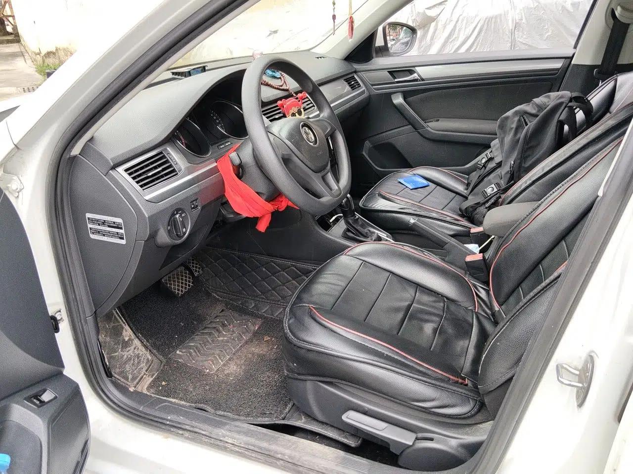 Volkswagen Bora 2016 1.6L Automatic Fashion Model — миниатюра 16