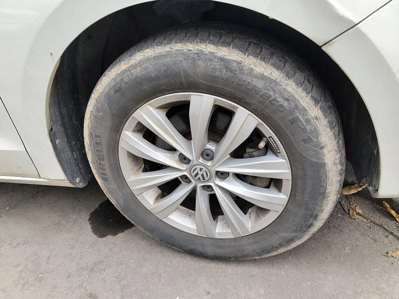 Volkswagen Bora 2016 1.6L Automatic Fashion Model — миниатюра 8
