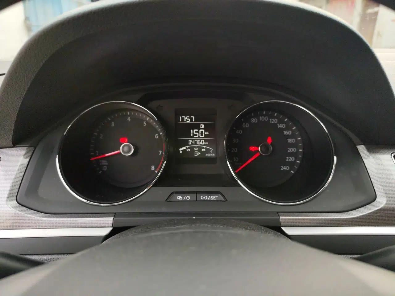 Volkswagen Bora 2018 1.5L Manual Fashion Model — миниатюра 11