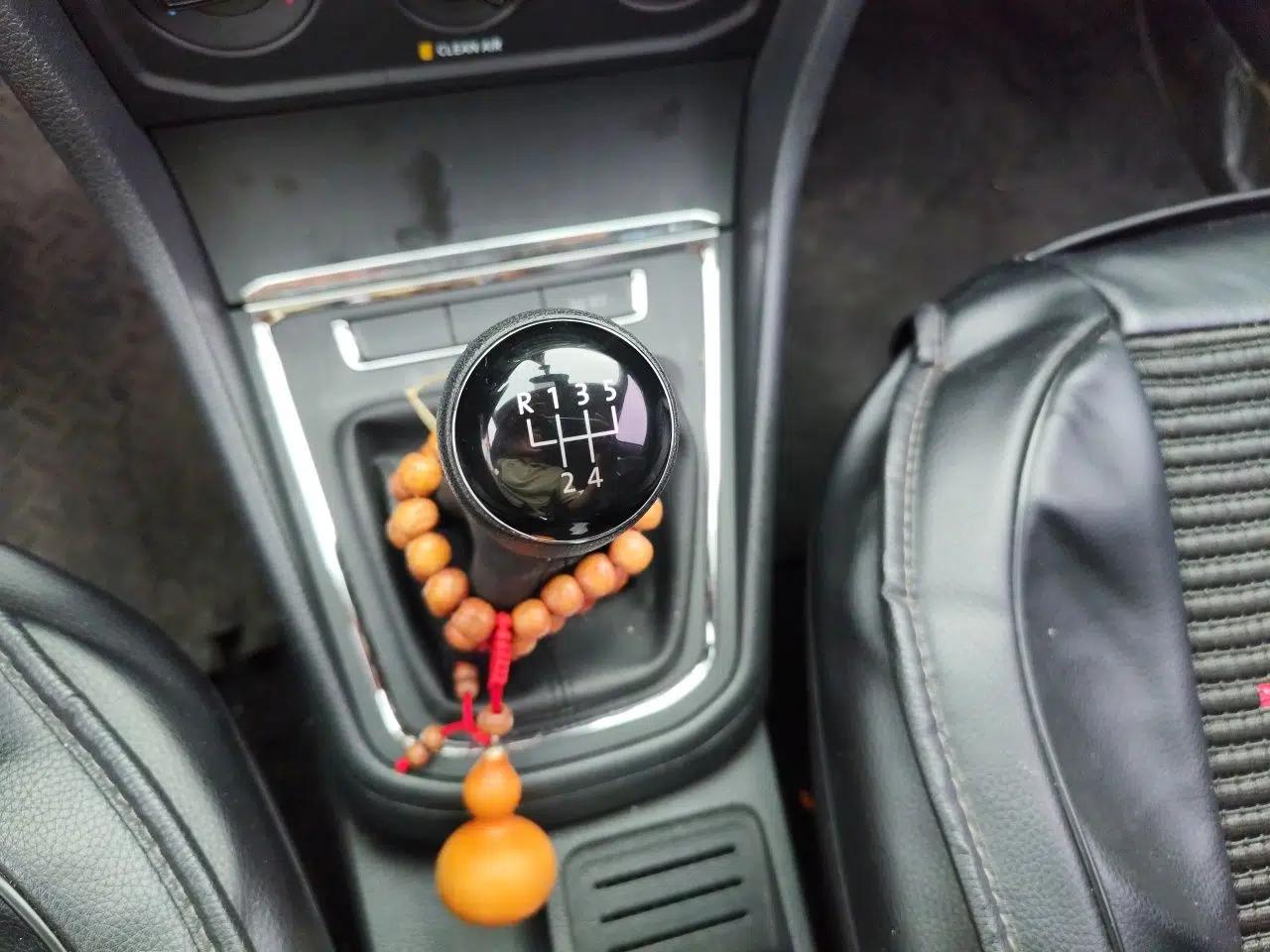 Volkswagen Bora 2018 1.5L Manual Fashion Model — миниатюра 14