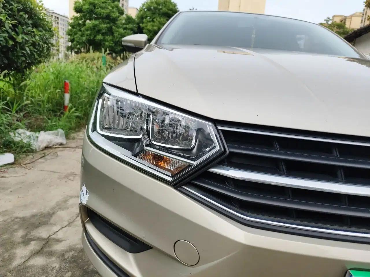 Volkswagen Bora 2018 1.5L Manual Fashion Model — миниатюра 7