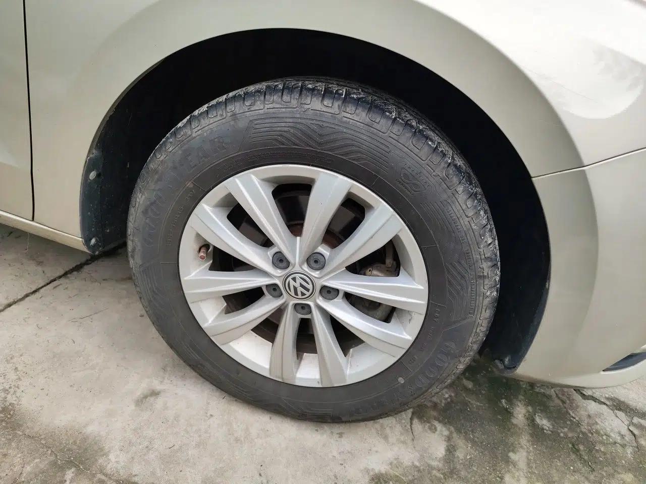 Volkswagen Bora 2018 1.5L Manual Fashion Model — миниатюра 8