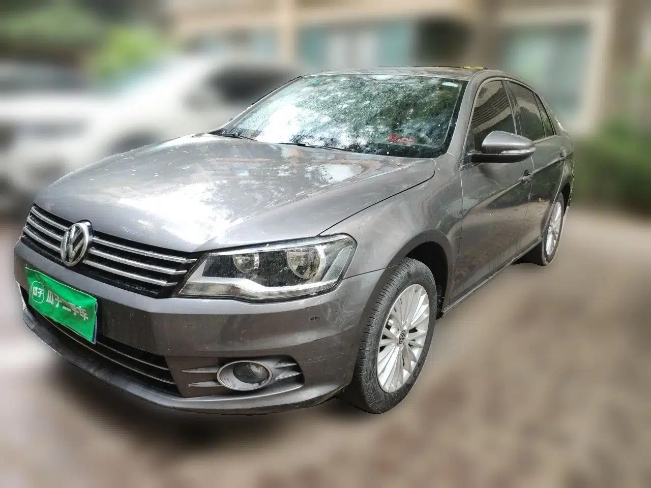 Volkswagen Bora 2013 1.6L Automatic Luxury Model — миниатюра 1