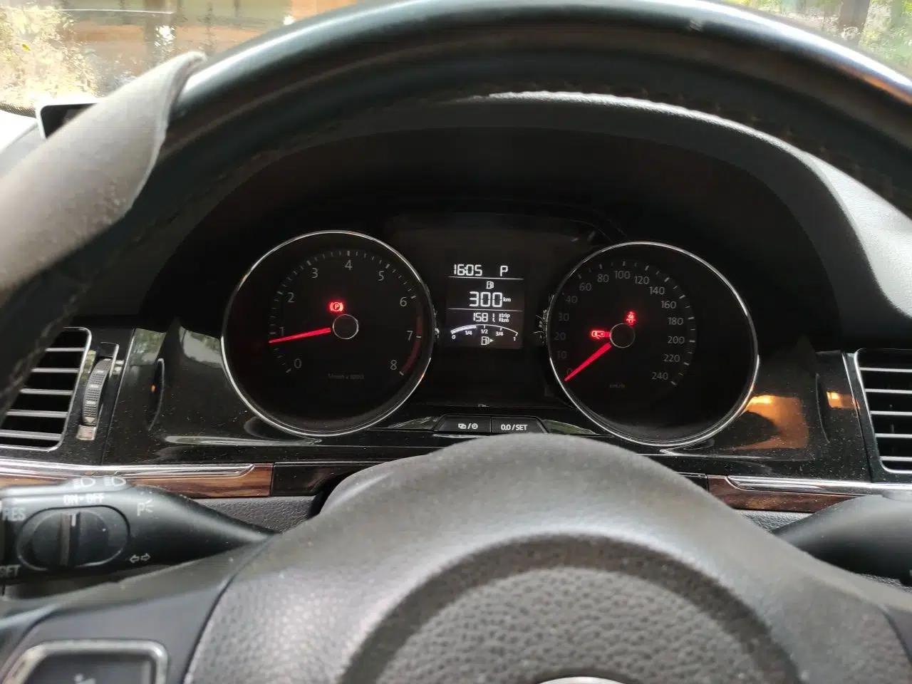 Volkswagen Bora 2013 1.6L Automatic Luxury Model — миниатюра 11