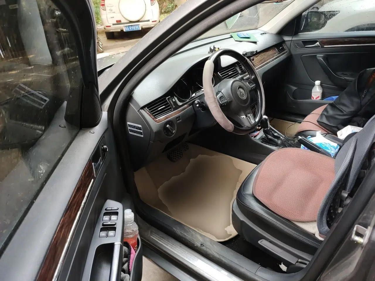 Volkswagen Bora 2013 1.6L Automatic Luxury Model — миниатюра 16